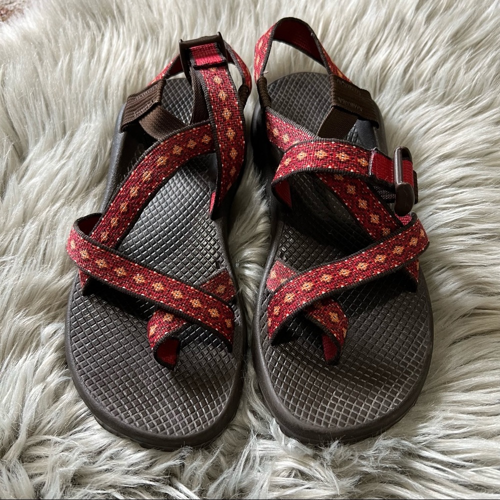 Women’s Chaco Toe Strap Sandals Size 8
